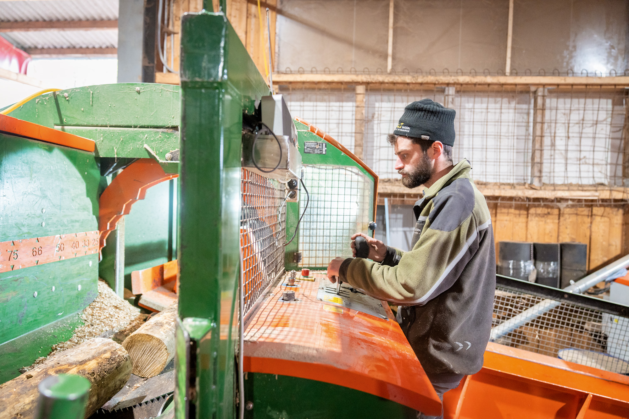 Sutterlütys Holz Spaltwerk ablängen_CHK8281